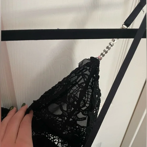 Black lacy bodysuit - Picture 8 of 8